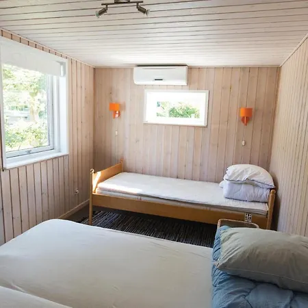 Three Bedroom Holiday In Allingabro Grenaa