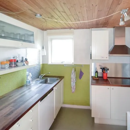 Three Bedroom Holiday In Allingabro Holiday home Grenaa